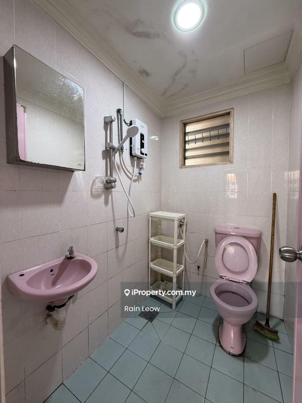 Condominium for Rent in Bayu Tasik 1 by Rain Leow - Bathroom - iProperty.com.my