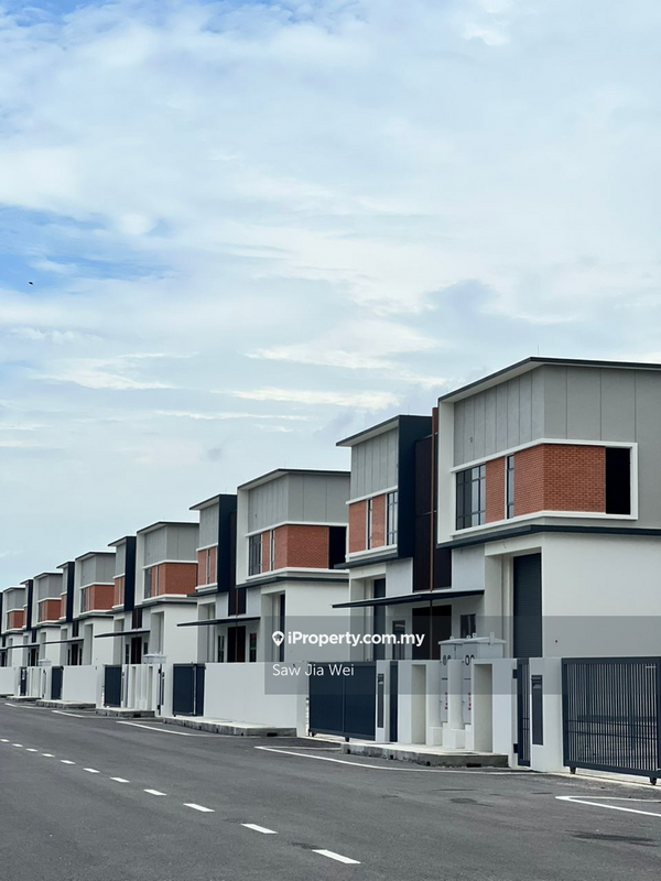 For Rent - Semi-D factory in permatang tinggi for rent