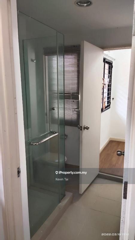3-storey Terraced House for Sale in Meadow Lakefields, Sg Besi, Sungai Besi by Kevin Tai - iProperty.com.my