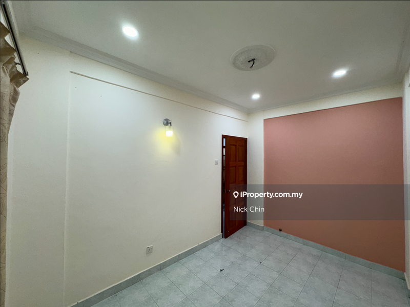 Flat for Sale in Puchong Utama Court 1 by Nick Chin - iProperty.com.my