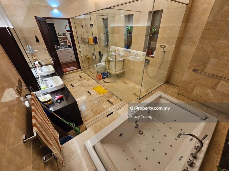 Bungalow House for Sale in Taman Bukit Serdang, Seri Kembangan by Stacy Young - iProperty.com.my