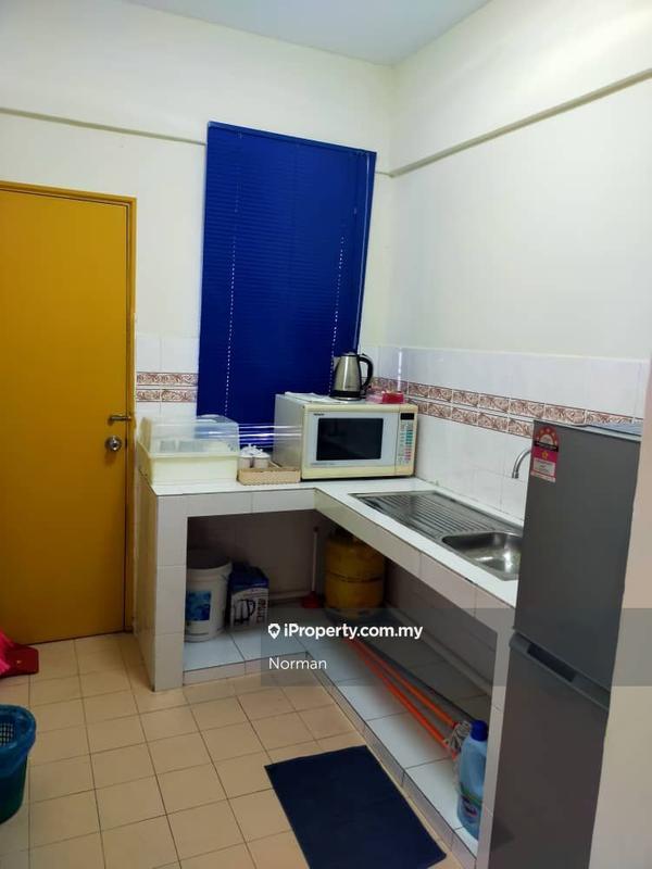 Apartment for Sale in Glory Beach Resort by Norman - iProperty.com.my