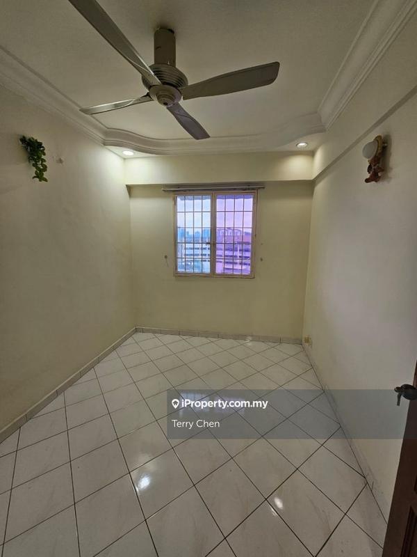 Apartment for Sale in Pangsapuri Vista Serdang by Terry Chen - iProperty.com.my