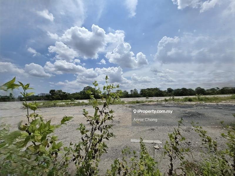 For Sale - PJ 7.7 ACRE LAND! Freehold Industrial. 1.7km to LDP & Federal Highway. 3.5km Bandar Sunway Pyramid
