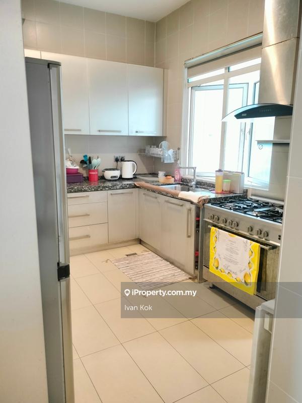 Kondominium untuk Dijual di Amaya Saujana oleh Ivan Kok - iProperty.com.my