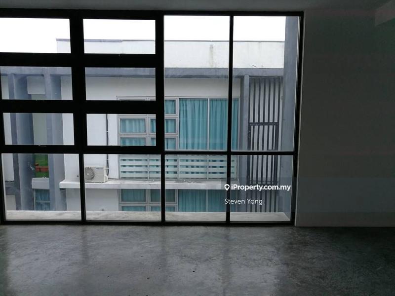 Commercial Semi-D for Sale in Taman Equine, Seri Kembangan by Steven Yong - iProperty.com.my