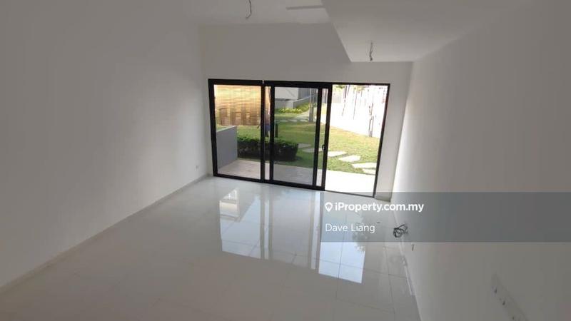 4-storey Terraced House for Sale in Taman Bukit Serdang, Seri Kembangan by Dave Liang - iProperty.com.my