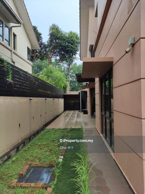 Rumah Berkembar untuk Dijual di Taman Aman Sari, Bandar Kinrara oleh Chai M Y - iProperty.com.my