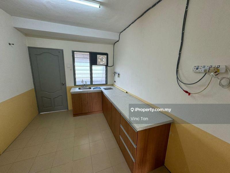 Apartment for Rent in Laksamana Cheng Ho by Vinc Tan - Kitchen - iProperty.com.my