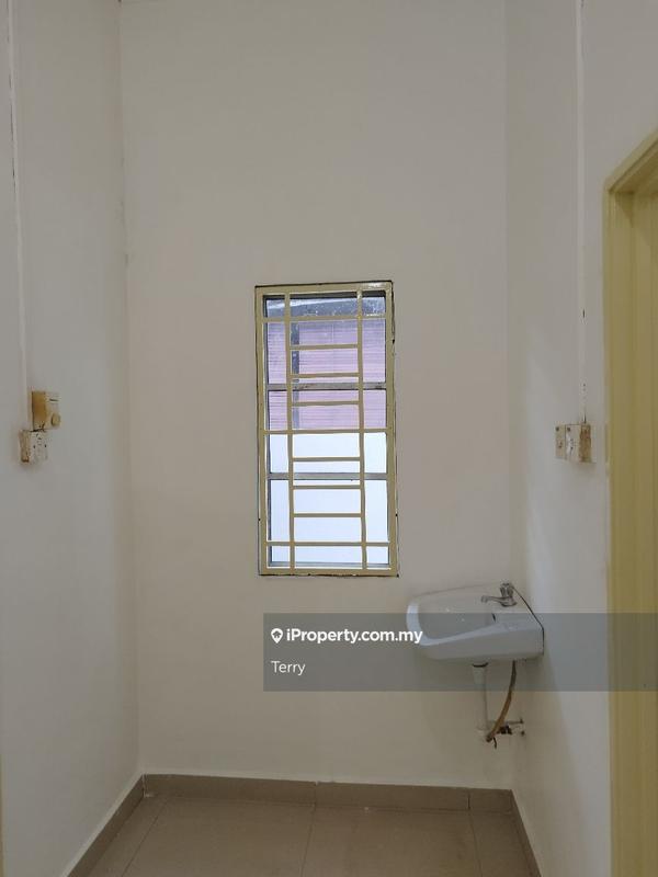 Rumah Berkembar untuk Dijual di Seksyen 8, Petaling Jaya oleh Terry - iProperty.com.my