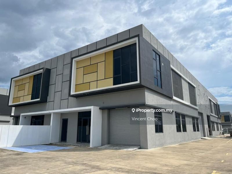 For Rent - PUNCAK ALAM | BU 3,900SF | 1.5 STY CLUSTER | AVAILABLE NOW | FOR RENT