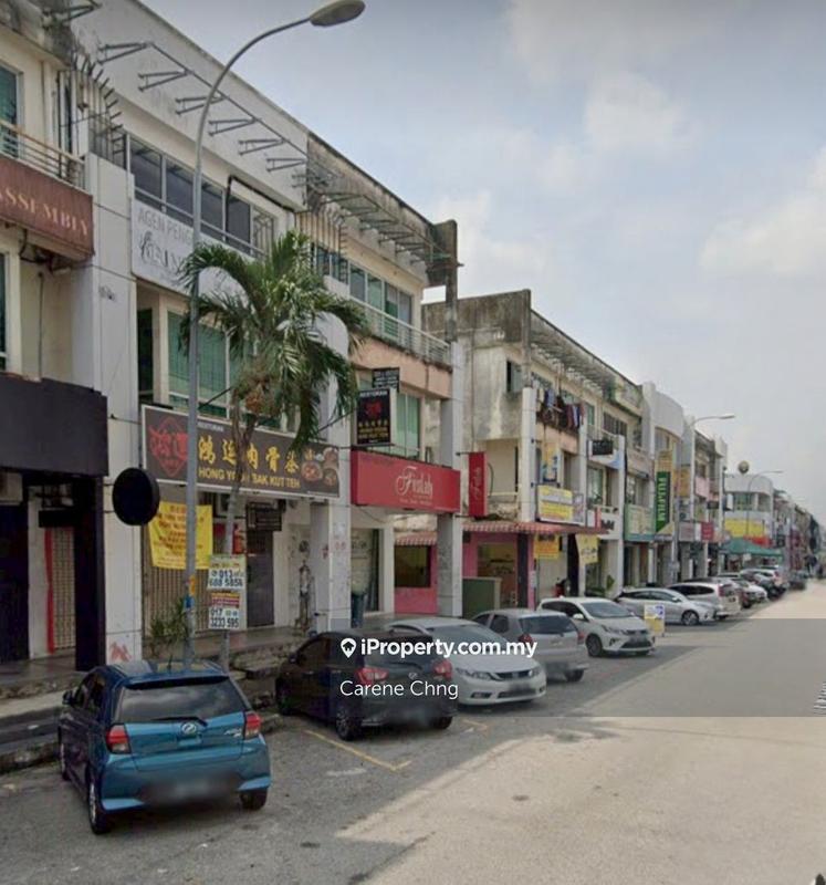 For Sale - 2 AJoining 3 Storey Shop Office For Sale at Bandar Bukit Tinggi. Klang