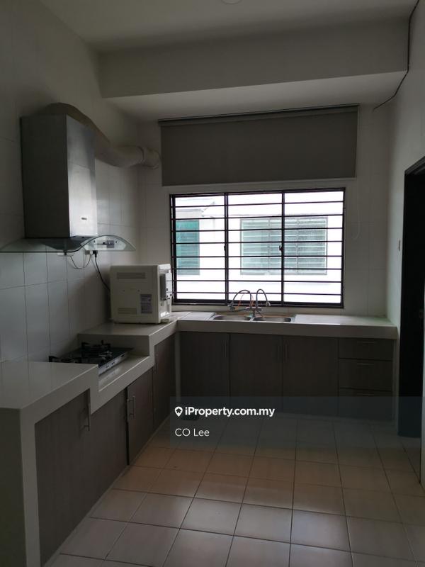 Rumah Berangkai 2.5 Tingkat untuk Dijual di Taman Meranti Jaya, Puchong oleh CO Lee - iProperty.com.my