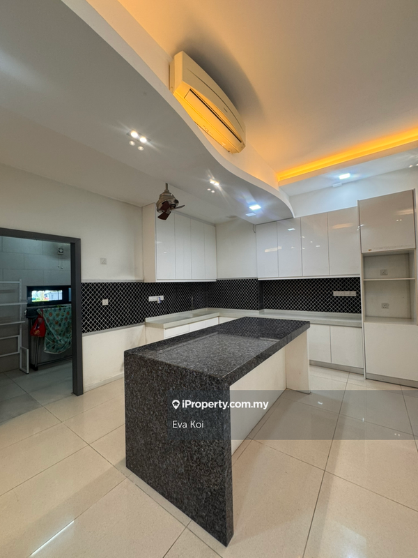 Rumah Berangkai 3 Tingkat untuk Disewa di CASAMAN, Desa Parkcity oleh Eva Koi - iProperty.com.my