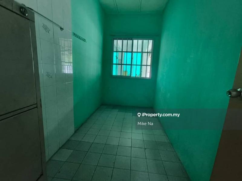 Rumah Berkembar untuk Dijual di Taman Sungai Besi Indah, Seri Kembangan oleh Mike Na - iProperty.com.my