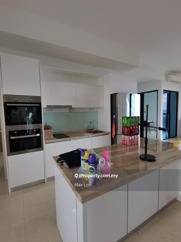 For Sale - Straits View 18