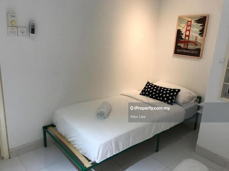 For Rent - Cyberia Crescent 1