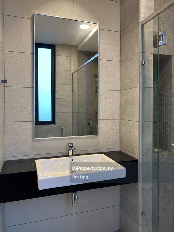 Kediaman Servis untuk Disewa di The Sentral Suites oleh Kim Ling - Master Bathroom - iProperty.com.my