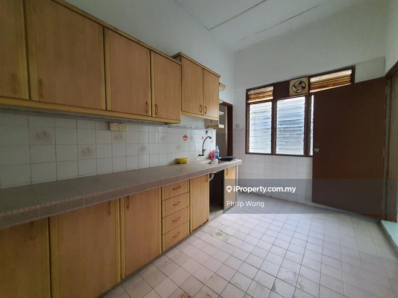 Pangsapuri untuk Dijual di Taman Serdang Raya Seksyen 3 Apartment oleh Philip Wong - iProperty.com.my