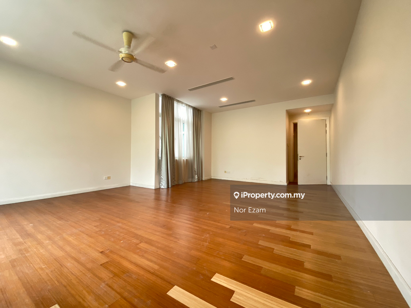 For Sale - Kenny Hills Residence