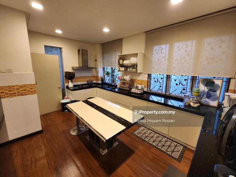 Rumah Berkembar untuk Dijual di Anjung Suasana Bandar Seri Putra Bangi, Bangi oleh Badrul Hisyam Roslan - iProperty.com.my