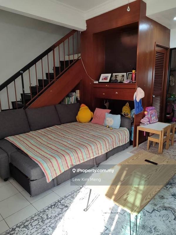 Rumah Teres 2-Tingkat untuk Dijual di Taman Pinggiran Putra, Seri Kembangan oleh Lew Kim Meng - iProperty.com.my