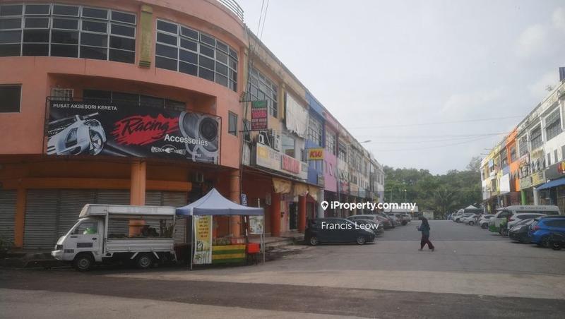 Shop / Office untuk Dijual di Bandar Country Homes, Rawang oleh Francis Leow - iProperty.com.my