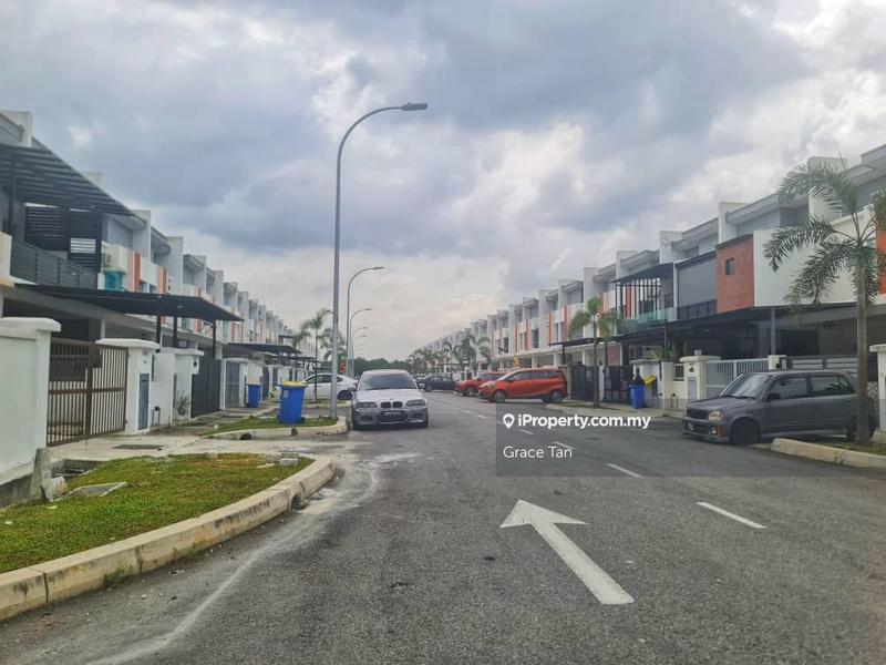 Rumah Berangkai 2 Tingkat untuk Dijual di Telok Panglima Garang, Selangor oleh Grace Tan - iProperty.com.my