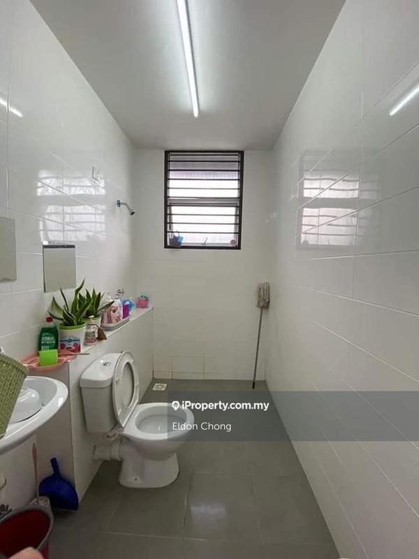 Rumah Berangkai 3 Tingkat untuk Dijual di 3 Sty 7Rooms 7 Baths + 100% Full Loan, Bangi oleh Eldon Chong - iProperty.com.my