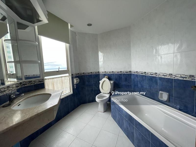 Kondominium untuk Disewa di Gurney Beach Resort oleh Lucas Foo - iProperty.com.my