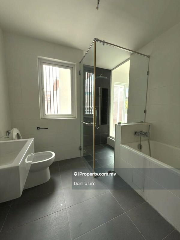3-storey Terraced House for Sale in Batu 9, Cheras by Danilo Lim - Bathroom - iProperty.com.my