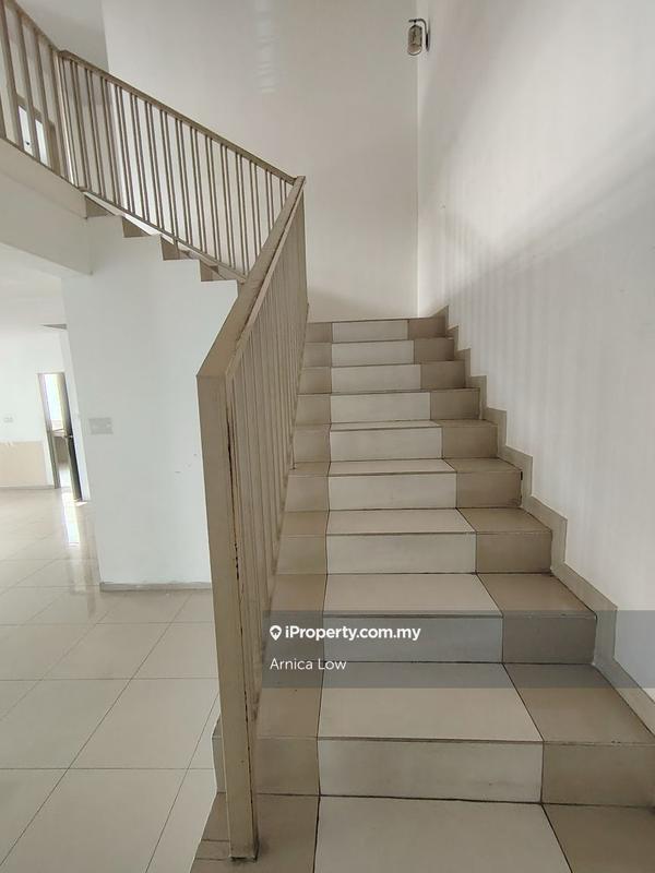 Rumah Berkembar untuk Dijual di Taman Equine, Seri Kembangan oleh Arnica Low - iProperty.com.my