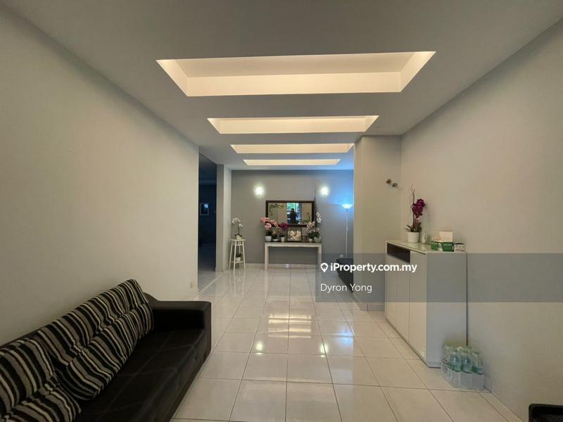 Rumah Berkembar untuk Dijual di Bandar Tun Hussein Onn, Cheras oleh Dyron Yong - iProperty.com.my