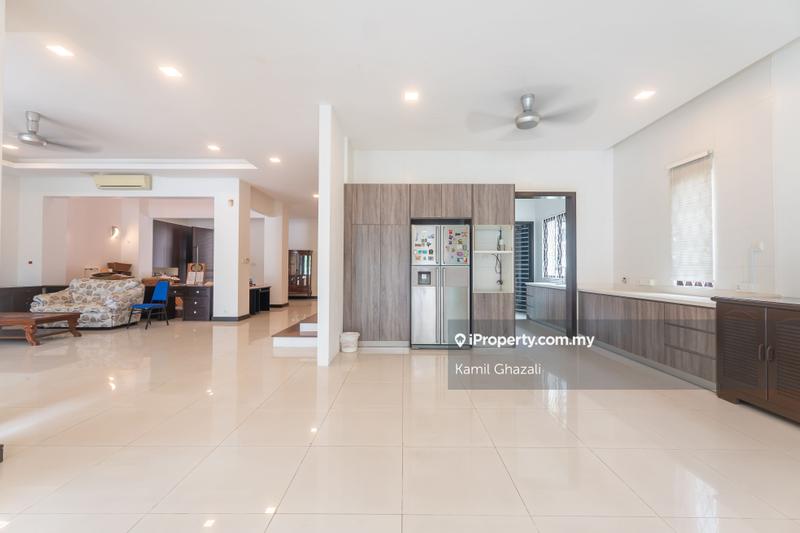 Semi-Detached House for Sale in LAKE VIEW Yara Twinvilla 2.5 Storey Semi-D House, Presint 8 by Kamil Ghazali - iProperty.com.my