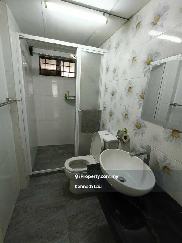 Pangsapuri untuk Dijual di Anjung Hijau (Greenfields) oleh Kenneth Lau - Bathroom - iProperty.com.my