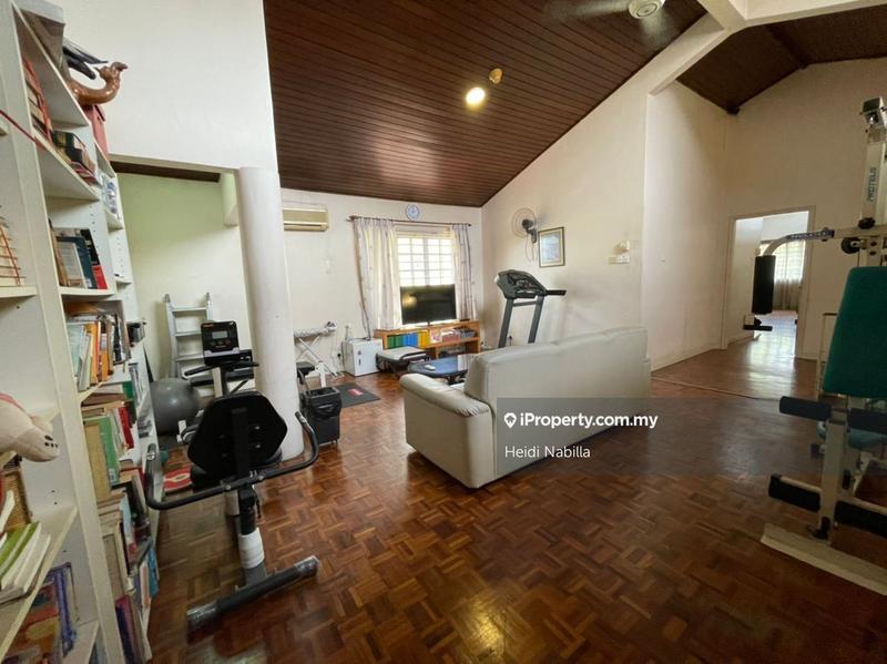 Bungalow House for Sale in Damansara Jaya, Petaling Jaya by Heidi Nabilla - iProperty.com.my
