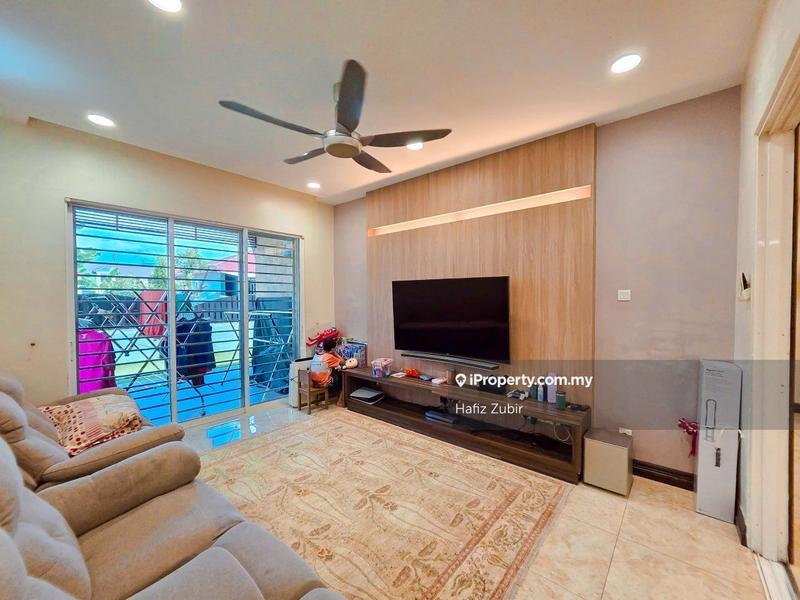 Rumah Berangkai 2 Tingkat untuk Dijual di Taman Tropika, Bangi oleh Hafiz Zubir - iProperty.com.my