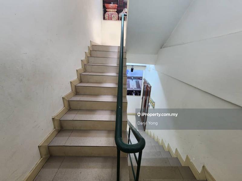 For Rent - VALUE DEAL: 4 Storey Corner lot Hotel for RENT