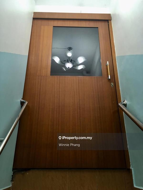 Shop-Office for Sale in Freehold 4 Storey Shop House, Jalan Kubu Jonker, Melaka City by Winnie Phang - iProperty.com.my