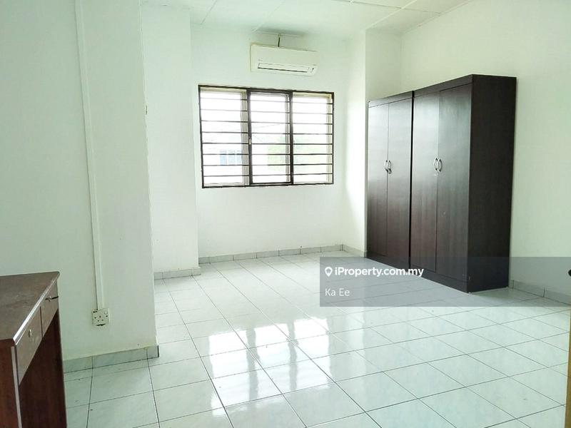 2-storey Terraced House for Sale in Bandar Country Homes, Rawang by Ka Ee - iProperty.com.my