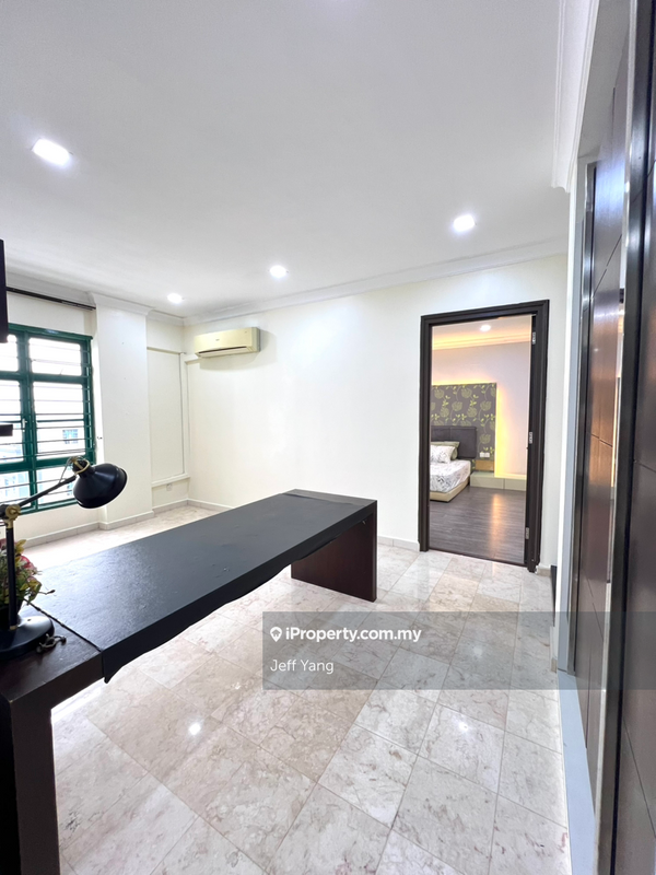 Kondominium untuk Dijual di The Straits View Condominium oleh Jeff Yang - iProperty.com.my