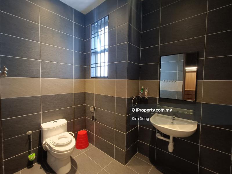 Semi-Detached House for Sale in Taman Kluang Indah CORNER LOT(绿园）, Kluang by Kim Seng - iProperty.com.my