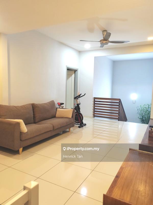 Rumah Berangkai 2 Tingkat untuk Dijual di Putra Heights, Subang Jaya oleh Henrick Tan - iProperty.com.my