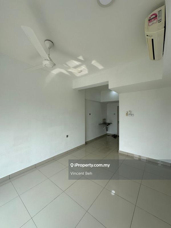 Condominium untuk Disewa di Residence 8 oleh Vincent Beh - iProperty.com.my