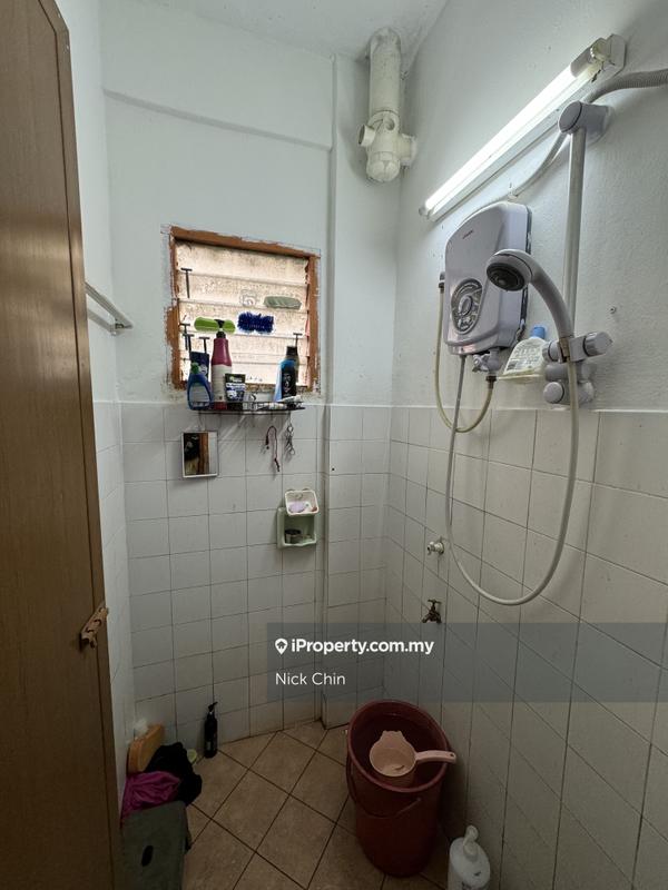 Rumah Pangsa untuk Dijual di Puchong Utama Court 1 oleh Nick Chin - iProperty.com.my