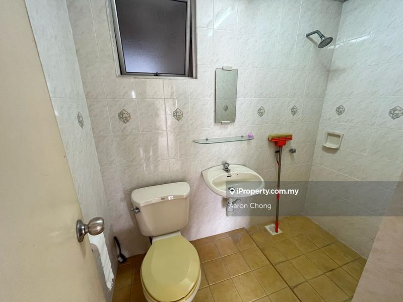 Condominium for Sale in La Vista Condominiums by Aaron Chong - iProperty.com.my
