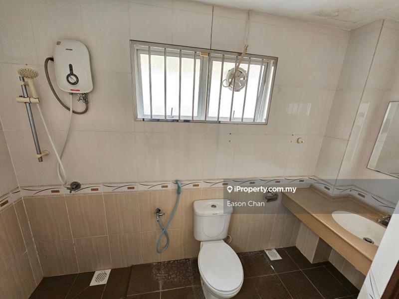 Rumah Teres 3-Tingkat untuk Dijual di Batu 9, Cheras oleh Eason Chan - iProperty.com.my