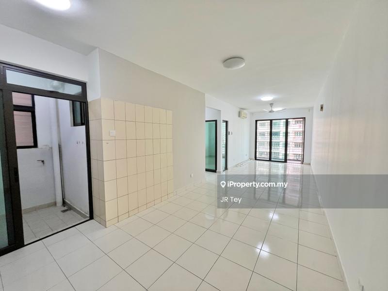 Condominium untuk Dijual di Indah Alam (Subang Andaman) oleh JR Tey - Living Room - iProperty.com.my