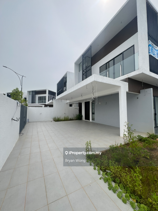 Rumah Berkembar untuk Dijual di Taman TTDI Grove, Kajang oleh Bryan Wong - iProperty.com.my