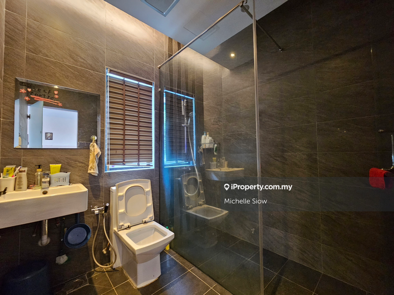 Rumah Berkembar untuk Dijual di Batu 9, Cheras oleh Michelle Siow - iProperty.com.my